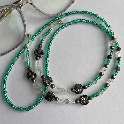 Glasses Chain Hematite and Green Beads